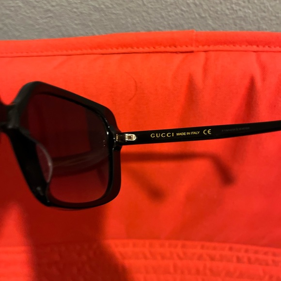WOMEN’S SUNGLASSES. AUTHENTIC
MODEL: GG0728SA 001 - Picture 12 of 14